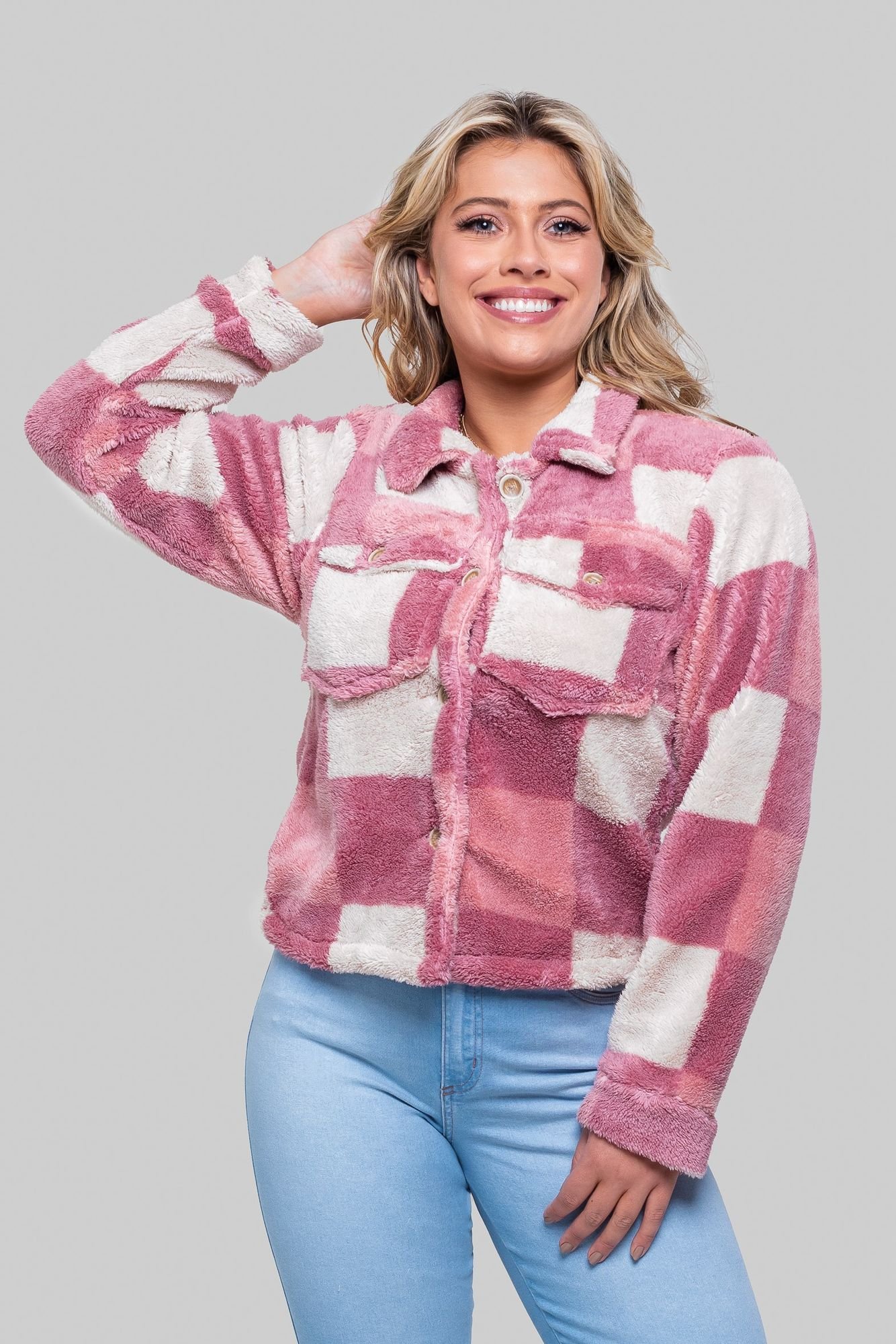 Jaqueta Cropped de Pelo Xadrez - Geração Moderna